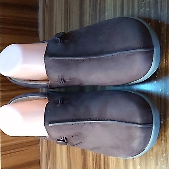 Clarks Unstructured 10 plum color slide on comfort shoes - Picture 2 of 8